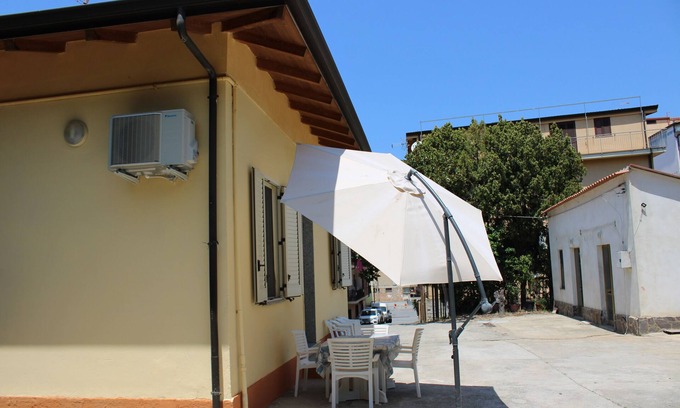 Pizzo House | Villa with garden, wood oven and total privacy
