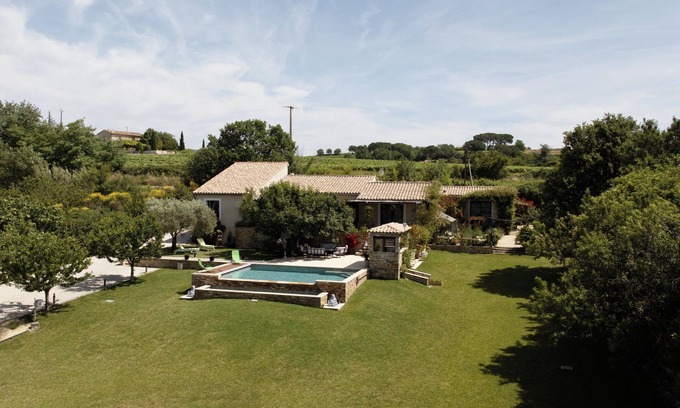 La Tour-d'Aigues House | Villa with infinity pool, overlooking the vineyards, in the Luberon Massif
