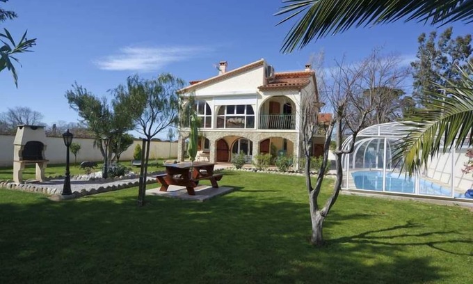 Sorede Apartment | Villa with magnificent views of the Albères and Mount Canigou