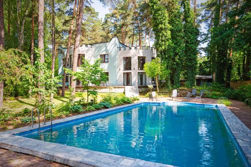 Lesznowola Villa | Villa with outdoor pool Warsaw