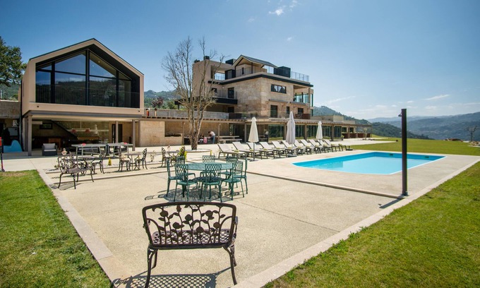 Sardoeira Villa | Villa With Outdoor, Indoor Heated Pool, Wet & Dry Sauna, Billiards