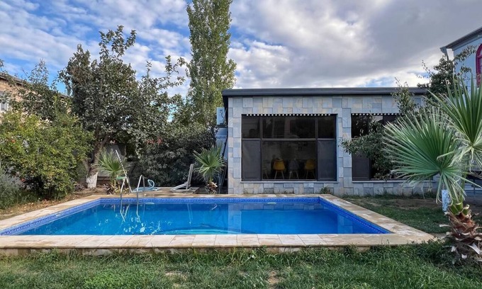 Baku Villa | Villa with Pool 10 minutes from Mardakan Beach + BBQ + Patio + Outdoor Space