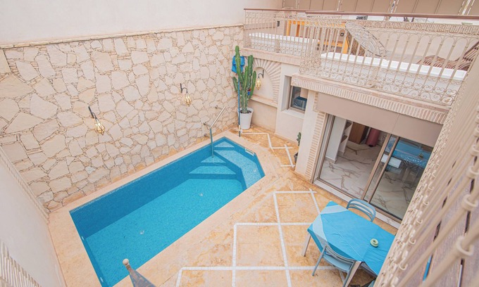Swiss City Villa | Villa with pool 10 minutes from the beach!