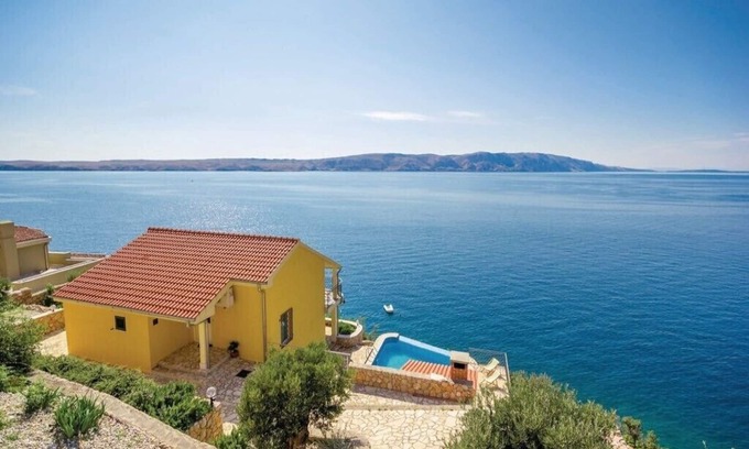 Jablanac Villa | Villa with pool and private waterfront