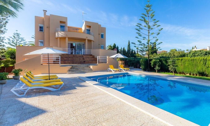 Sa Coma House | Villa With Pool in Idyllic Location - Ca Na Xisca