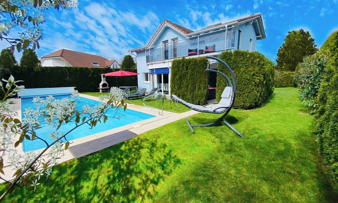 Dottikon House | Villa with Pool: Leon’s Holiday Homes