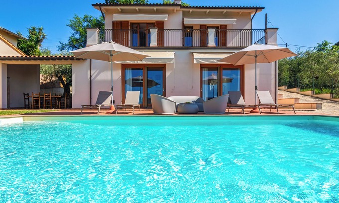 Montecarlo Villa | *Villa with Pool* Surrounded by Green - Monte Carlo