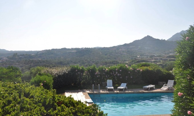 Cala di Volpe Villa | Villa with Private Garden, Parking & Shared Pool!