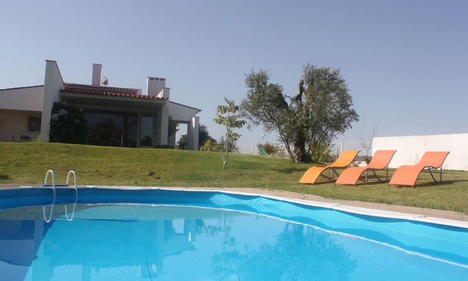 Leiria Villa | Villa with privacity and near beaches. Private swimming pool and great garden
