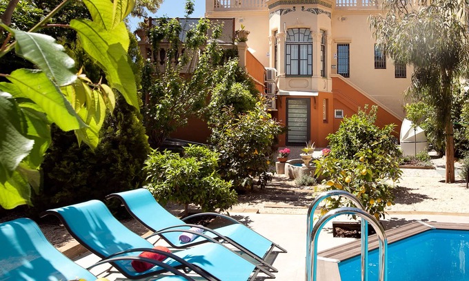 El Guinardo House | Villa with private garden and pool,big terrace-solarium,pergola