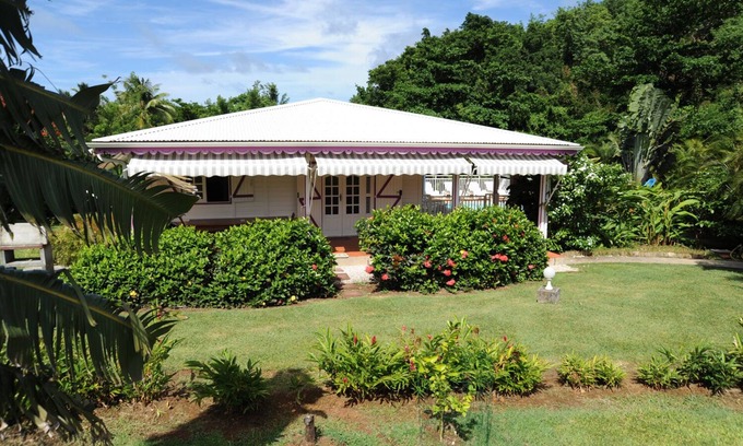 Tartane Villa | VILLA WITH PRIVATE POOL AND JACUZZI