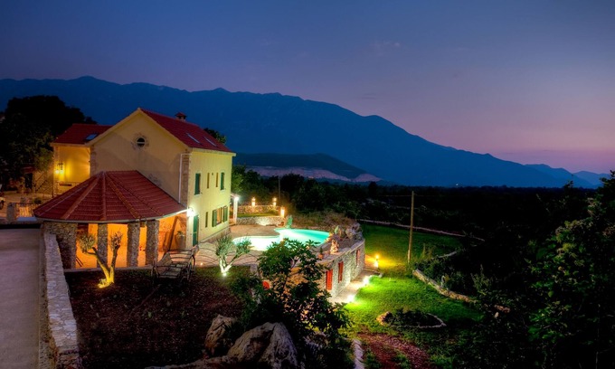 Sestanovac Villa | Villa With Private Pool