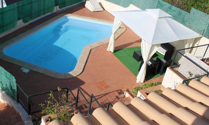 Urbanizacao dos Calicos Villa | Villa with Private Pool, Pool Table. 7 Beds- 5 double 2 single, sleeps 10