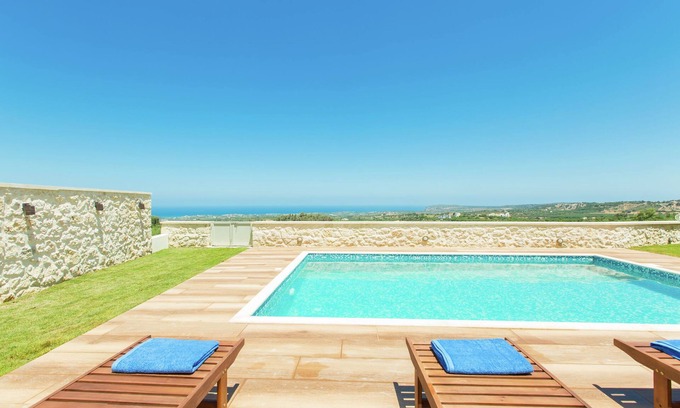 Skouloufia Villa | Villa with private pool near sea on NW coast