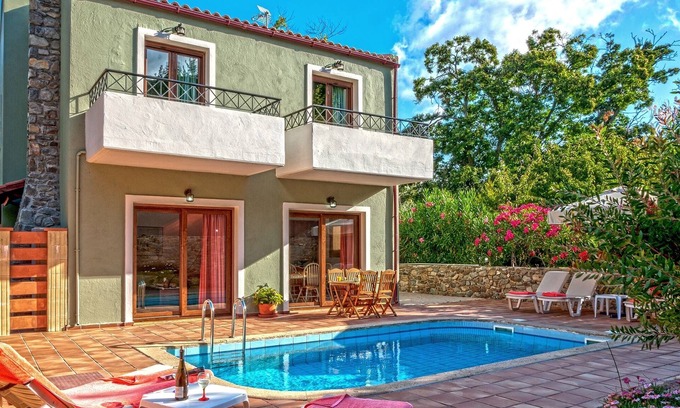 Elos Villa | Villa with prvt pool & Jacuzzi near Elafonissi