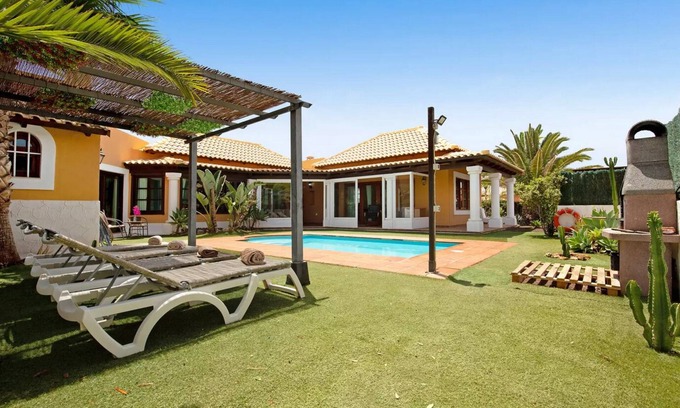 Geafond Villa | Villa With Solar Heated Pool & Wifi in Best Residential Area