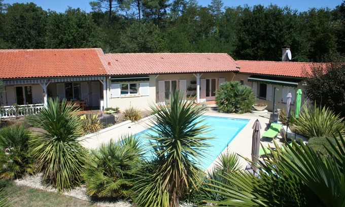 Grezet-Cavagnan House | Villa with swimming pool in New Aquitaine