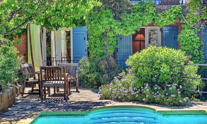 Espero-Pax Villa | Villa with swimming pool, in a green setting, 5 minutes from the beach