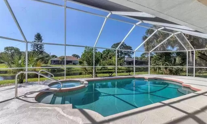 Long Meadow Villa | Villa with swimming pool & spa in quiet area