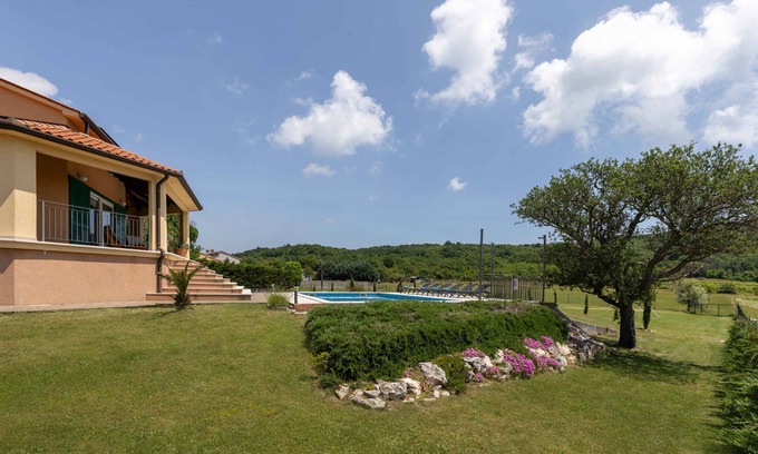 Salakovci Villa | Villa with swimming pool in a quiet area
