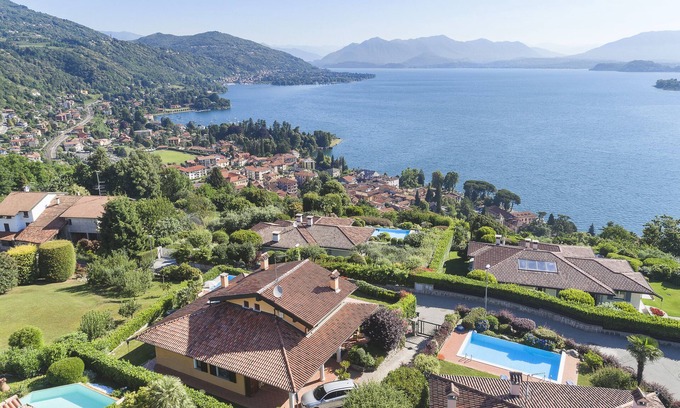 Arona Villa | VILLA with swimming pool u. fantastic view of Lake Maggiore