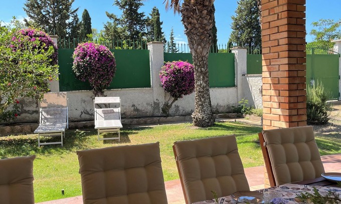 Terra Mala Villa | Villa within walking distance of the sea.