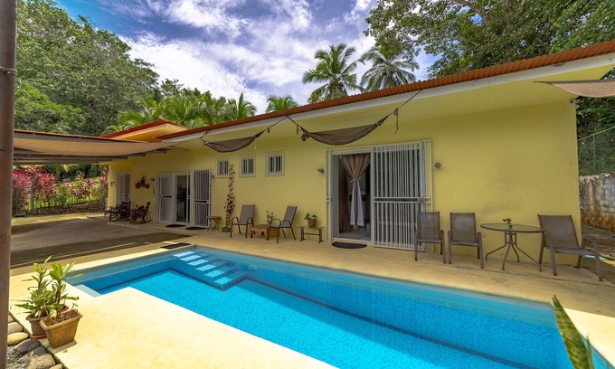 Villas Xihu House | Villa Xihu Luna Callada - Dog Friendly!
