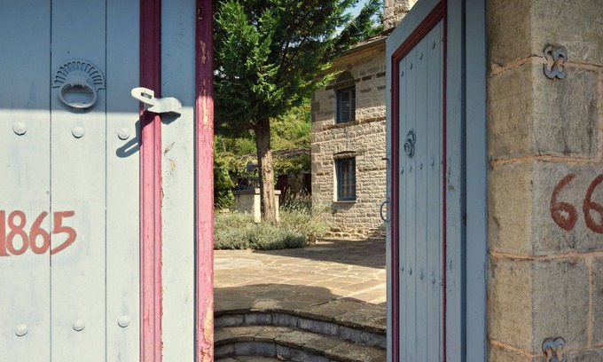 Papigo House | VILLA ZAGORI / THE BLUE HOUSE