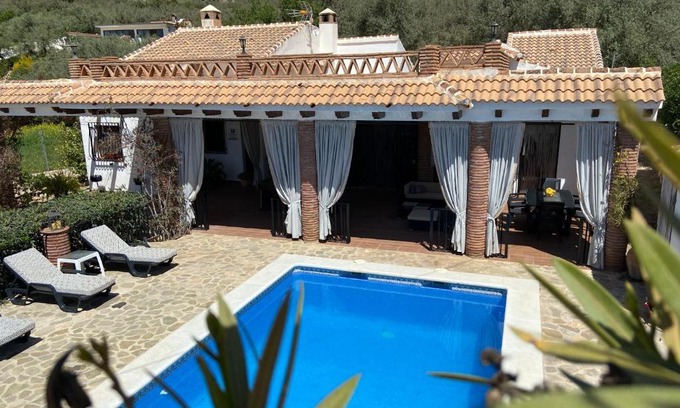 Mondron Villa | Villa Zahar