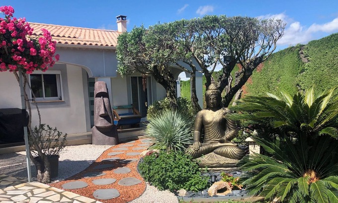 Colombiers Villa | Villa ZEN, Swimming pool, BALI style garden, near Canal du Midi, sleeps 6