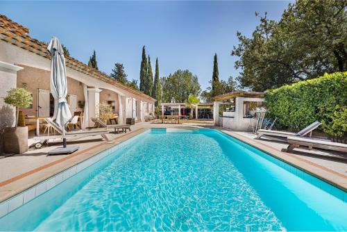Montauroux Villa | Villa145m2 et 2 autres Appartements 50m2, Appart 60m2, idéale grande famille, groupe amis,salle fitness, Jardin, proche Cannes, Grasse, Antibes,