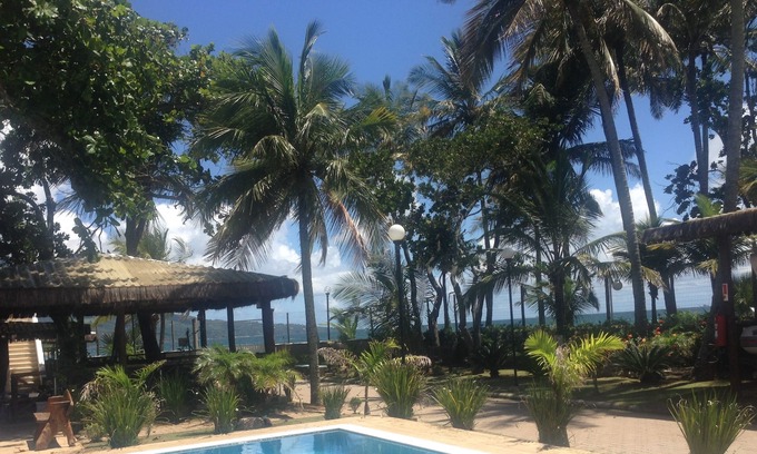 Praia de Barequecaba House | VILLAGE 04 HOUSES FOOT IN THE SAND 08 PEOPLE