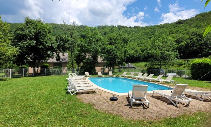 Grand-Vabre House | Village 17 gites, Piscine, Restaurant , 2 gites avec SPA, 3km de Conques
