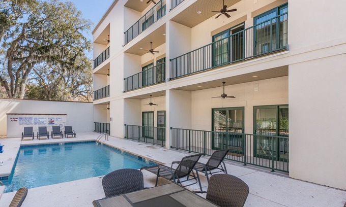 King City Apartment | Village area, brand new luxury, one bedroom condo. FLETC Friendlly