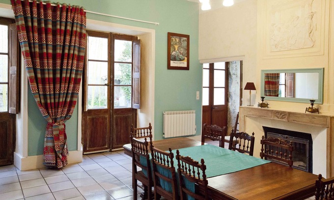 Saillans House | village cottage of great capacity