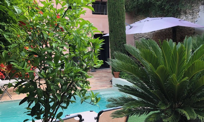 Barbentane House | Village farmhouse near Avignon