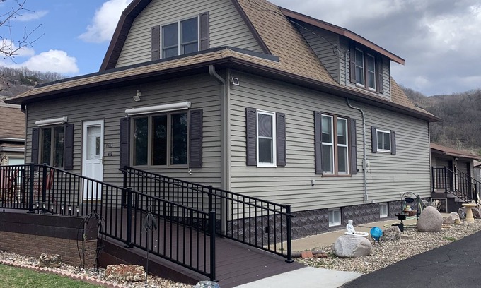 Nelson House | Village home