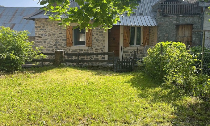 Selonnet House | Village house in 04 with garden, very comfortable with many leisure activities