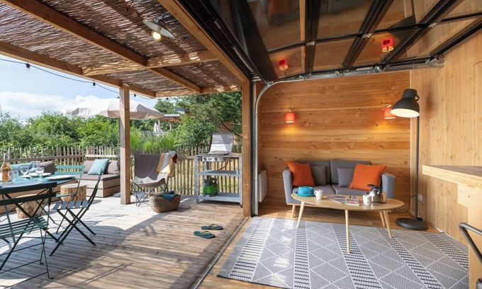Tupin-et-Semons Cabin | Village Huttopia Pays de Condrieu