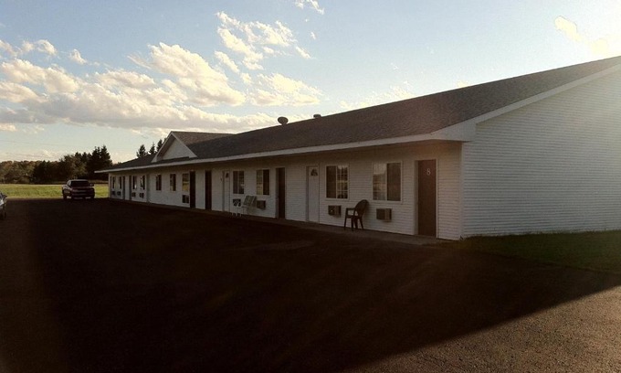 Chatham Hotel | Village Inn Motel