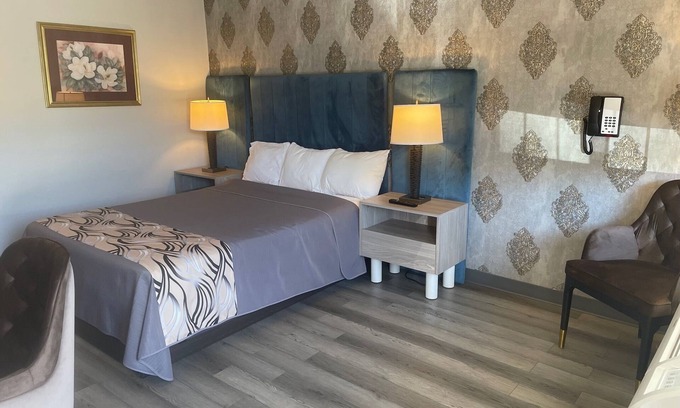 Hardy Hotel | Village Inn of Hardy