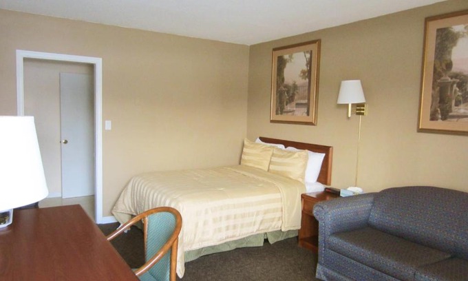 Lively Hotel | Village Inn & Suites - Sudbury