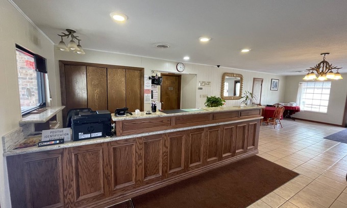 Ada Hotel | Village Inn