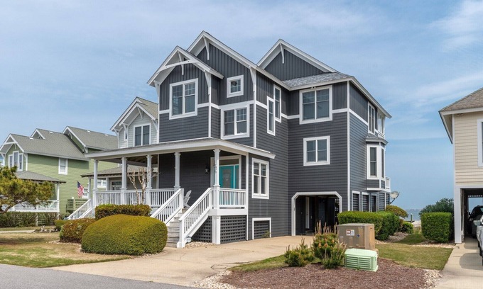 Manteo House | Village Landings 56 - Beautiful Sound Front 6BR/4BA Home in Pirate's Cove