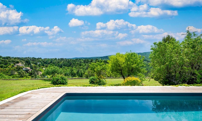 Bonnieux House | Village rental for 4 with heated pool and superb views over the Luberon valley