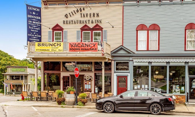 Hammondsport House | Village Tavern Inn
