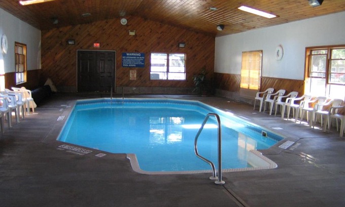 Watkins Glen Hotel | Villager Motel & Glen Manor Estate