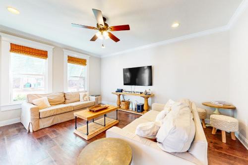 Villages of Crystal Beach House | Villages of Crystal Beach: Vitamin Sea