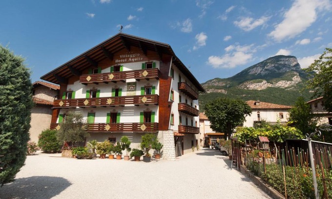 Calliano Hotel | Villaggio Hotel Aquila