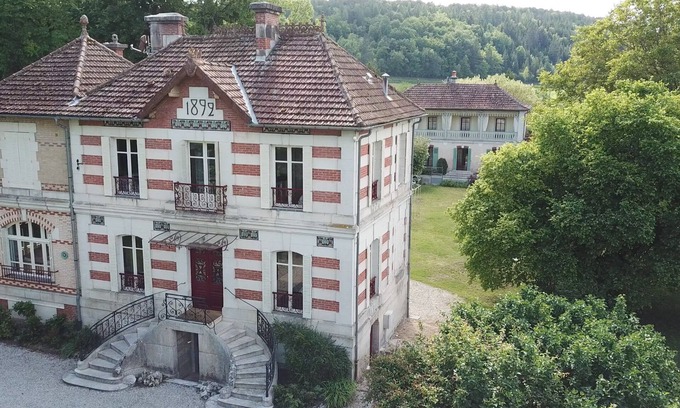 Vanvey House | VILLAS DU PARC EN BOURGOGNE, 20 pers, 5*, European Ecolabel